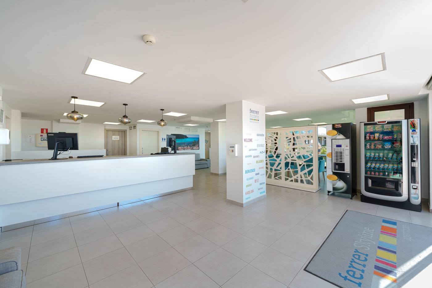 Caprice-Skyline-Aparthotel-Lobby-51