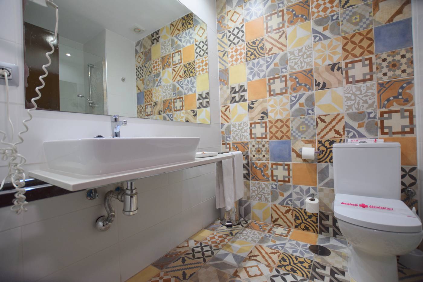 Adonis-Plaza-Room-27