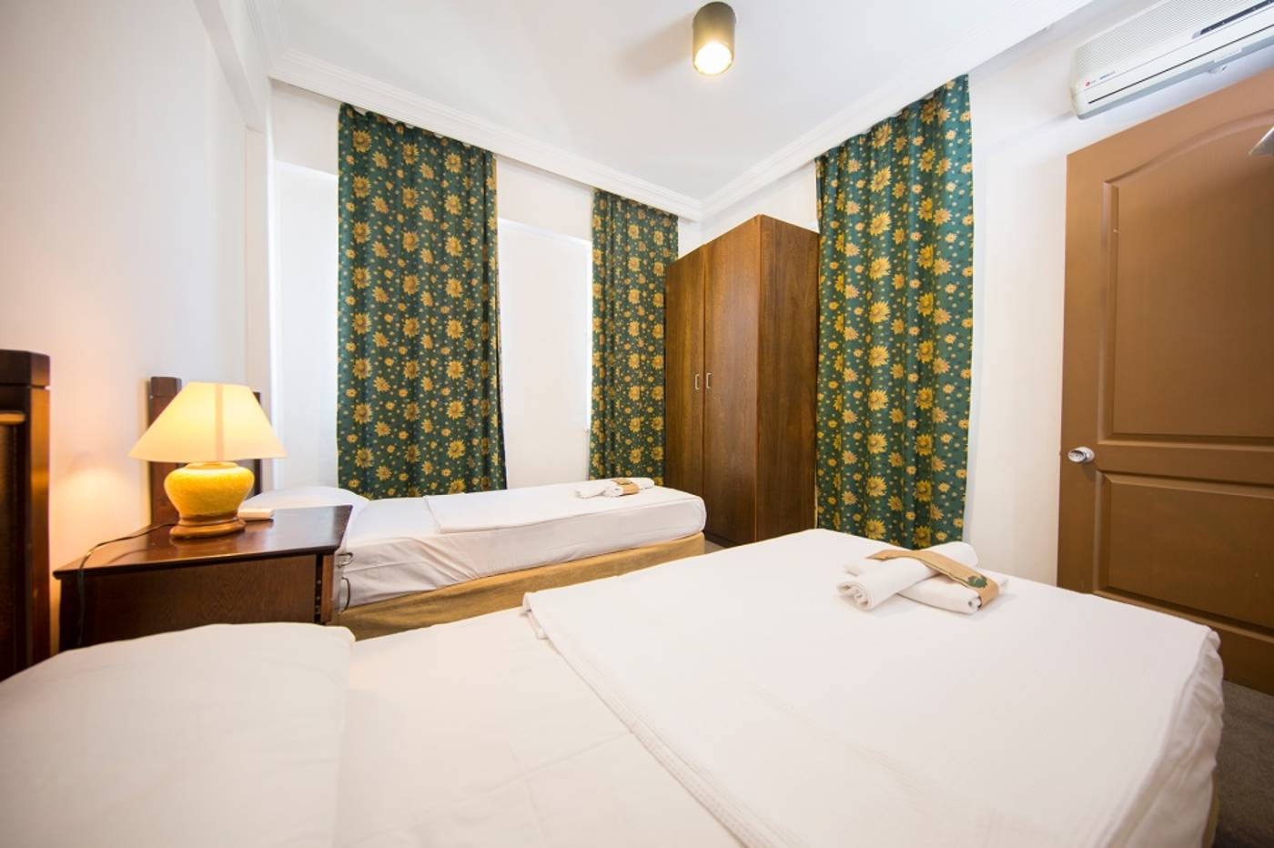 Family-Belvedere-Room-25