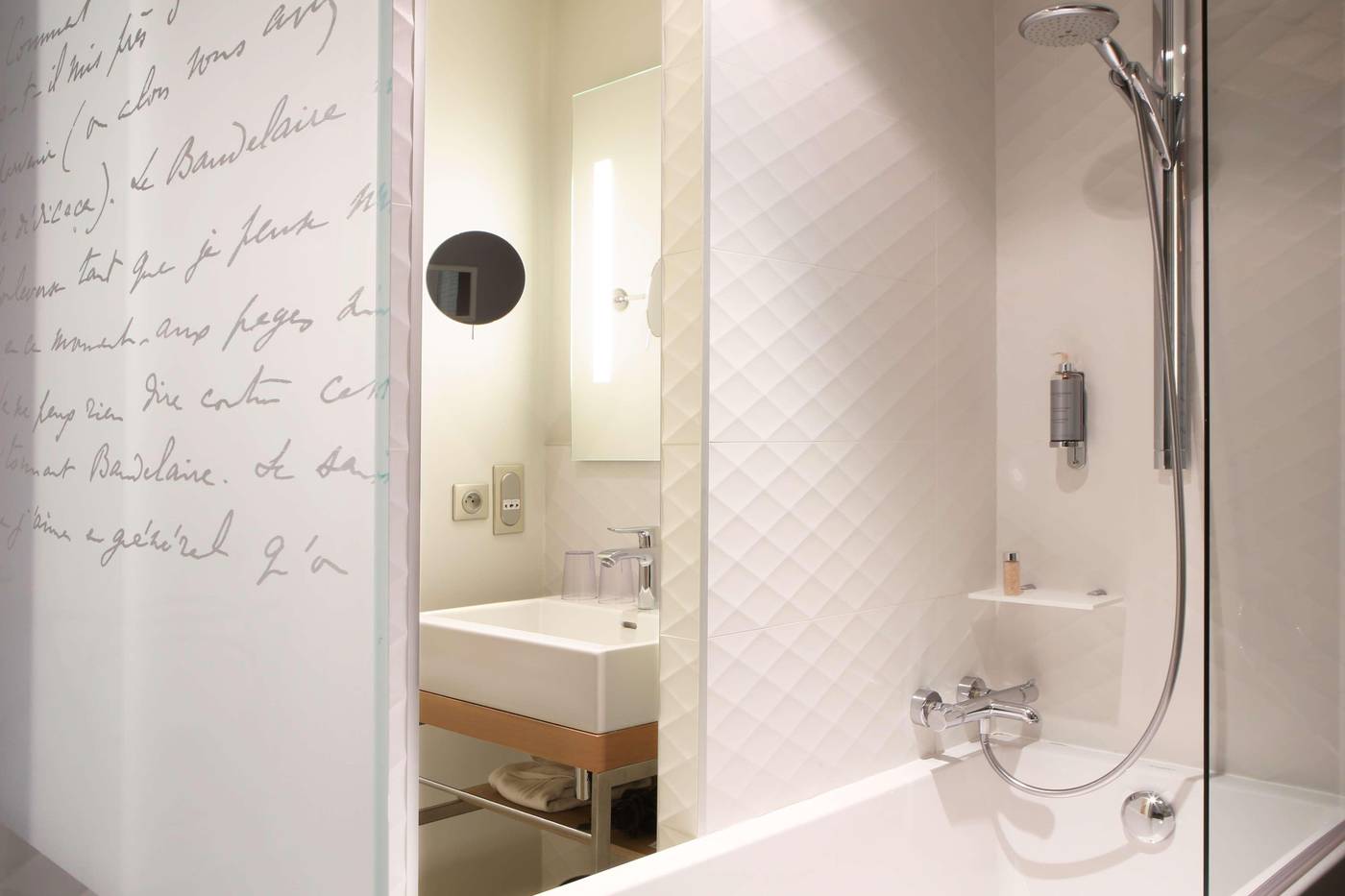 Hotel-Litteraire-Le-Swann--BW-Premier-Collection-Room-49