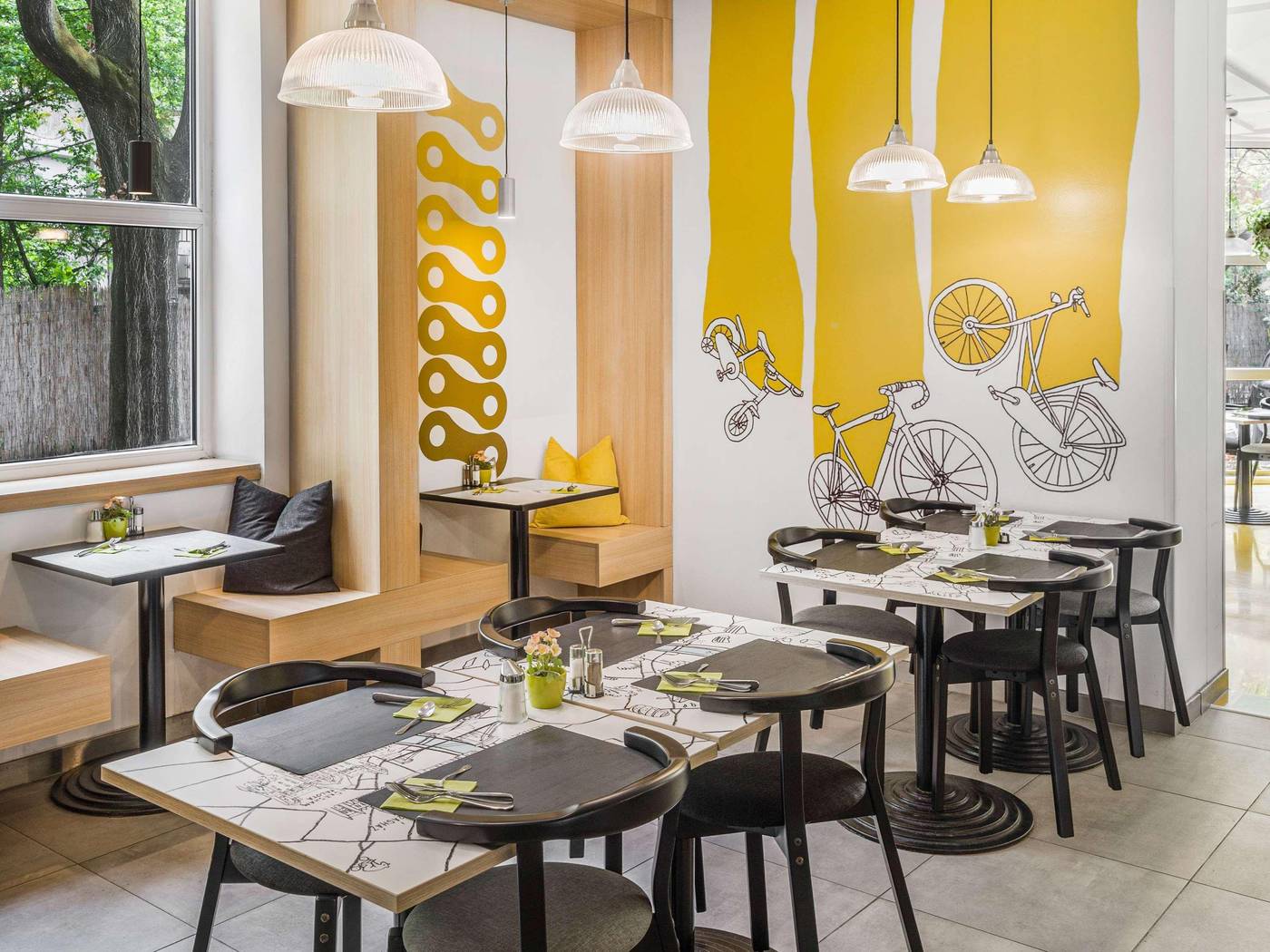 ibis-Styles-Budapest-City-Restaurant-12