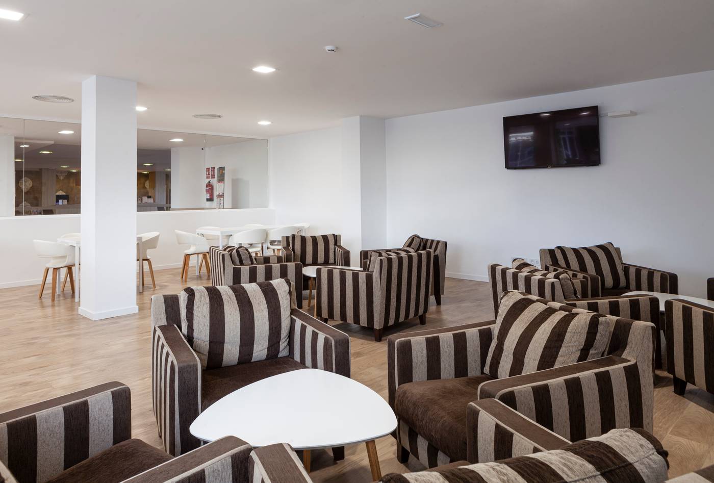 MINURA-SUR-MENORCA---WATERPARK-Lobby-50