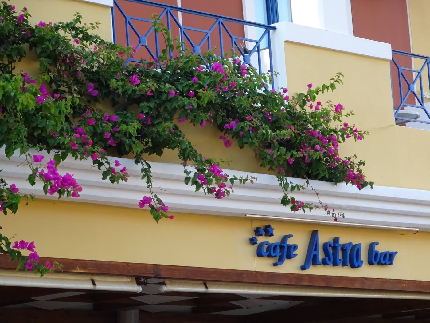 Astra-Village-Bar-8