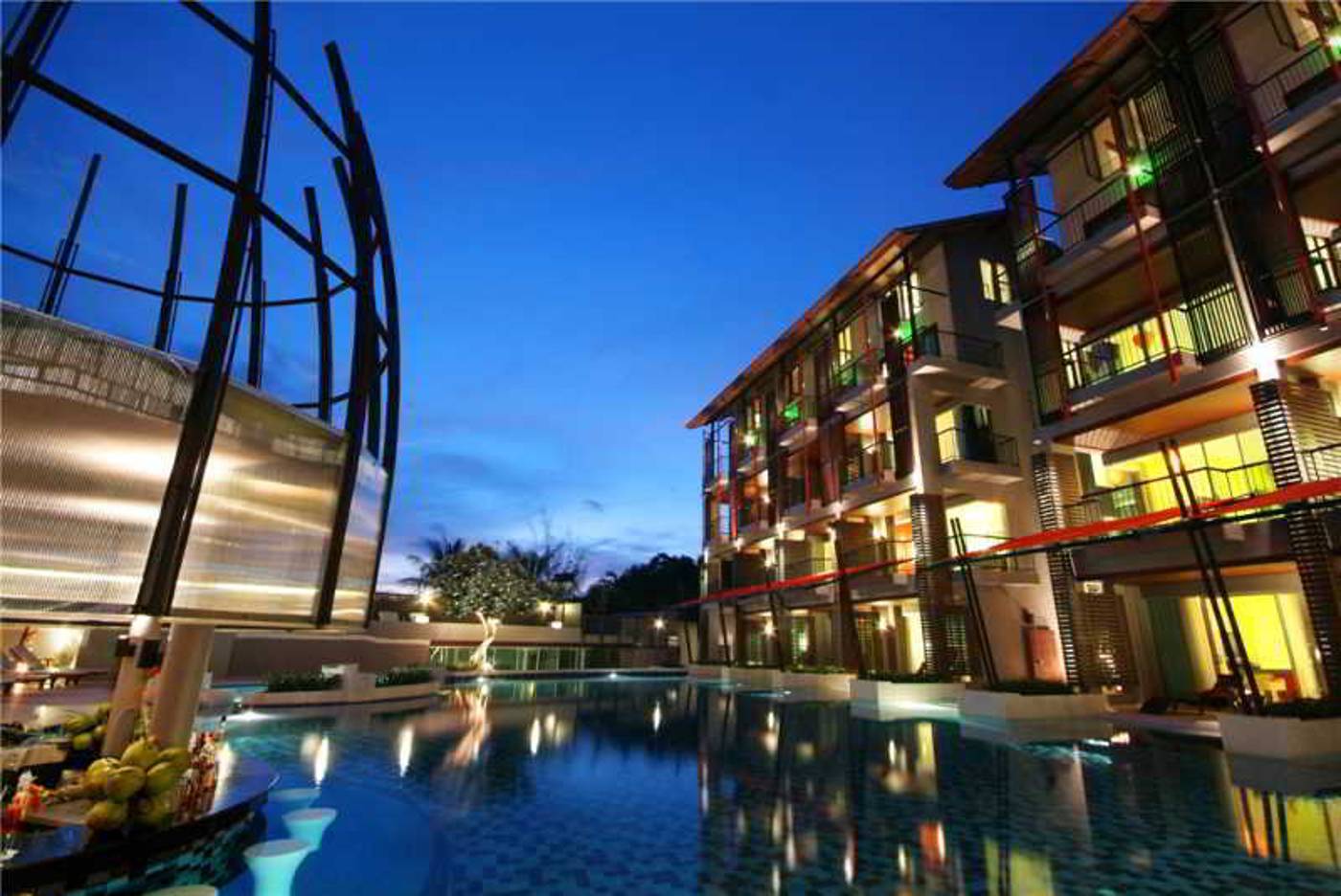 Red-Ginger-Chic-Resort-Pool-2