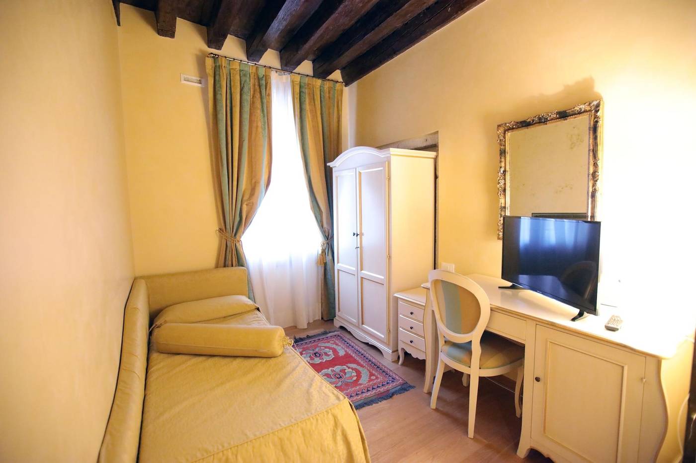 Alla-Vigna-Room-Only-Room-2