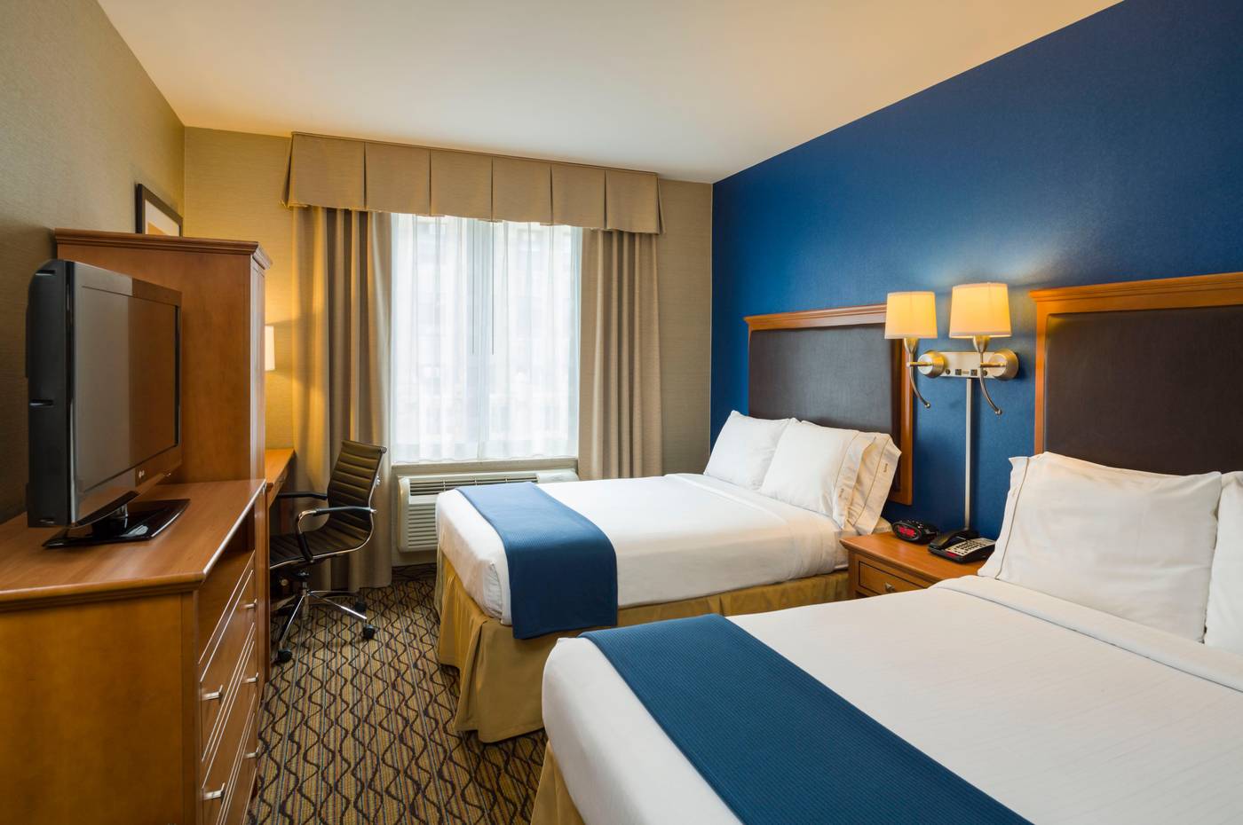 Holiday-Inn-Express-New-York-City---Chelsea-Room-7