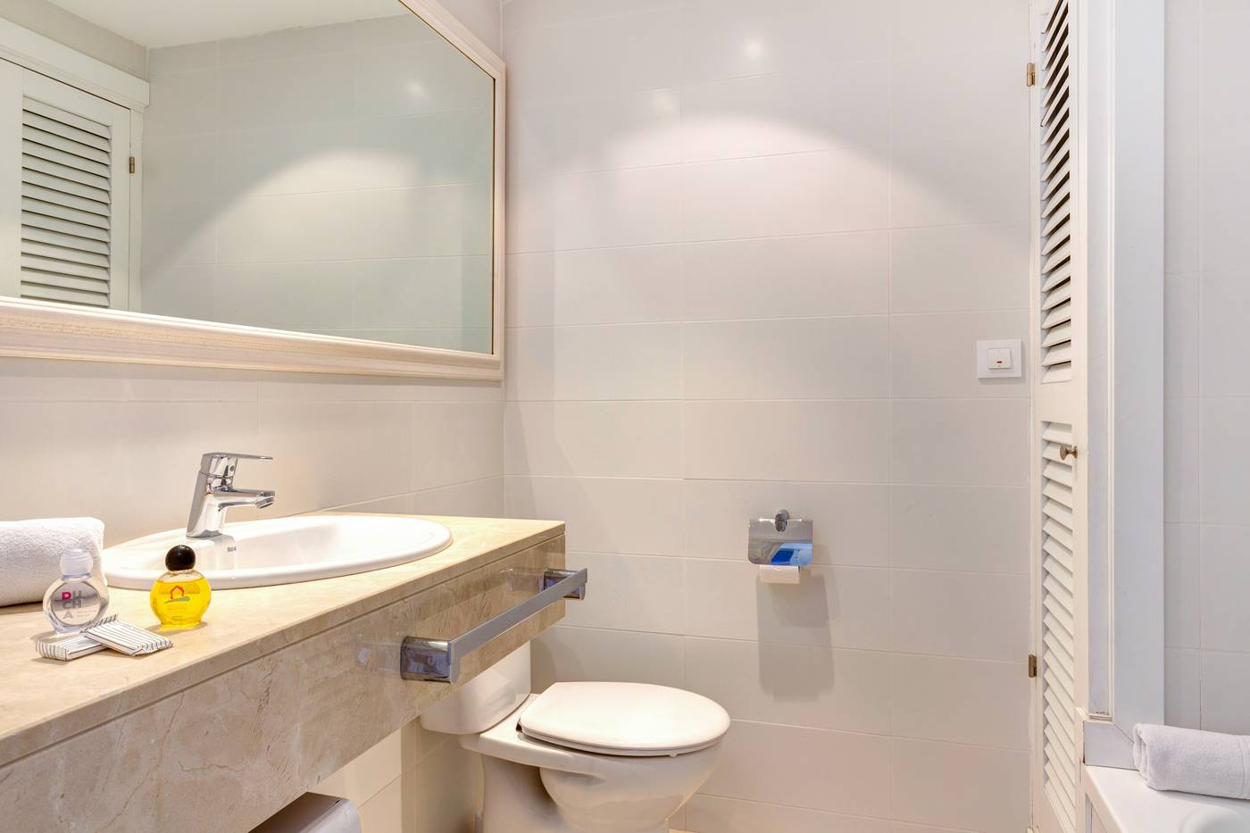 Son-Bou-Playa-Gold-Room-40