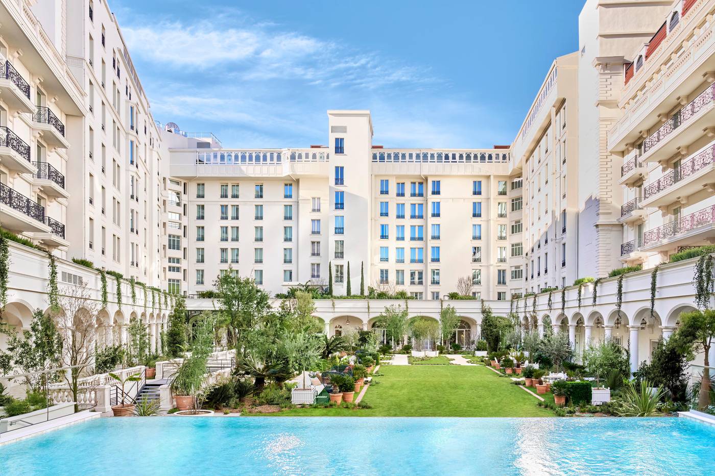Regent-Carlton-Cannes-Pool-1