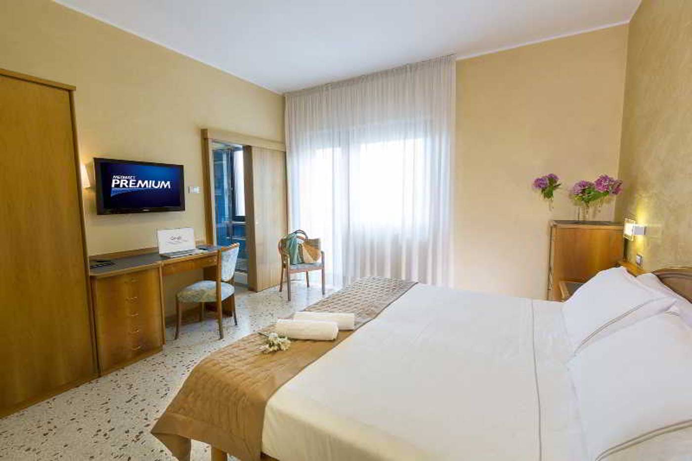 Hotel Maja-Italy-PESCARA-Room-9