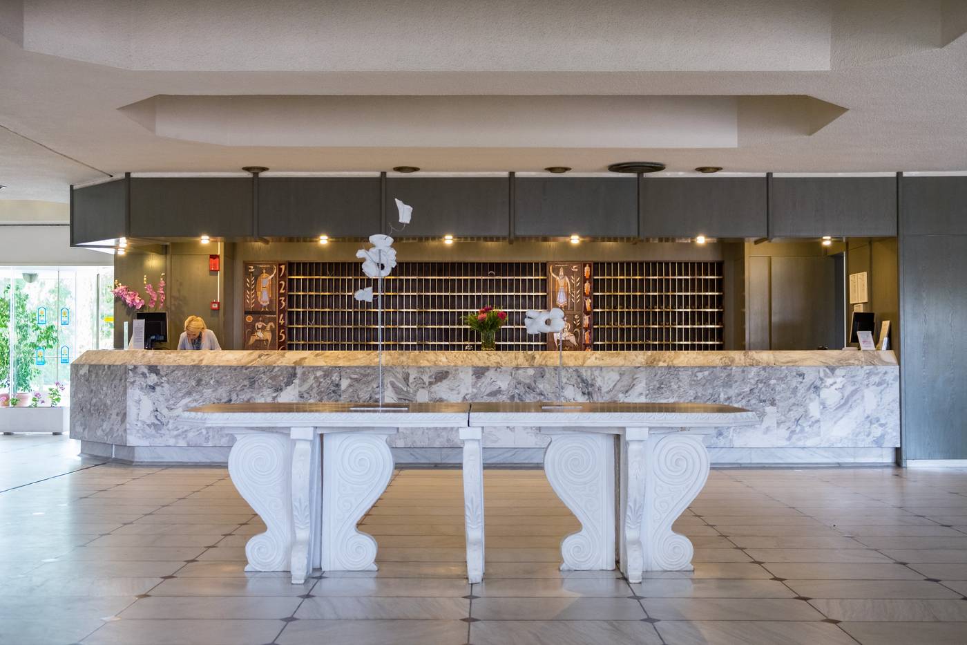 Pallini-Beach-Lobby-37