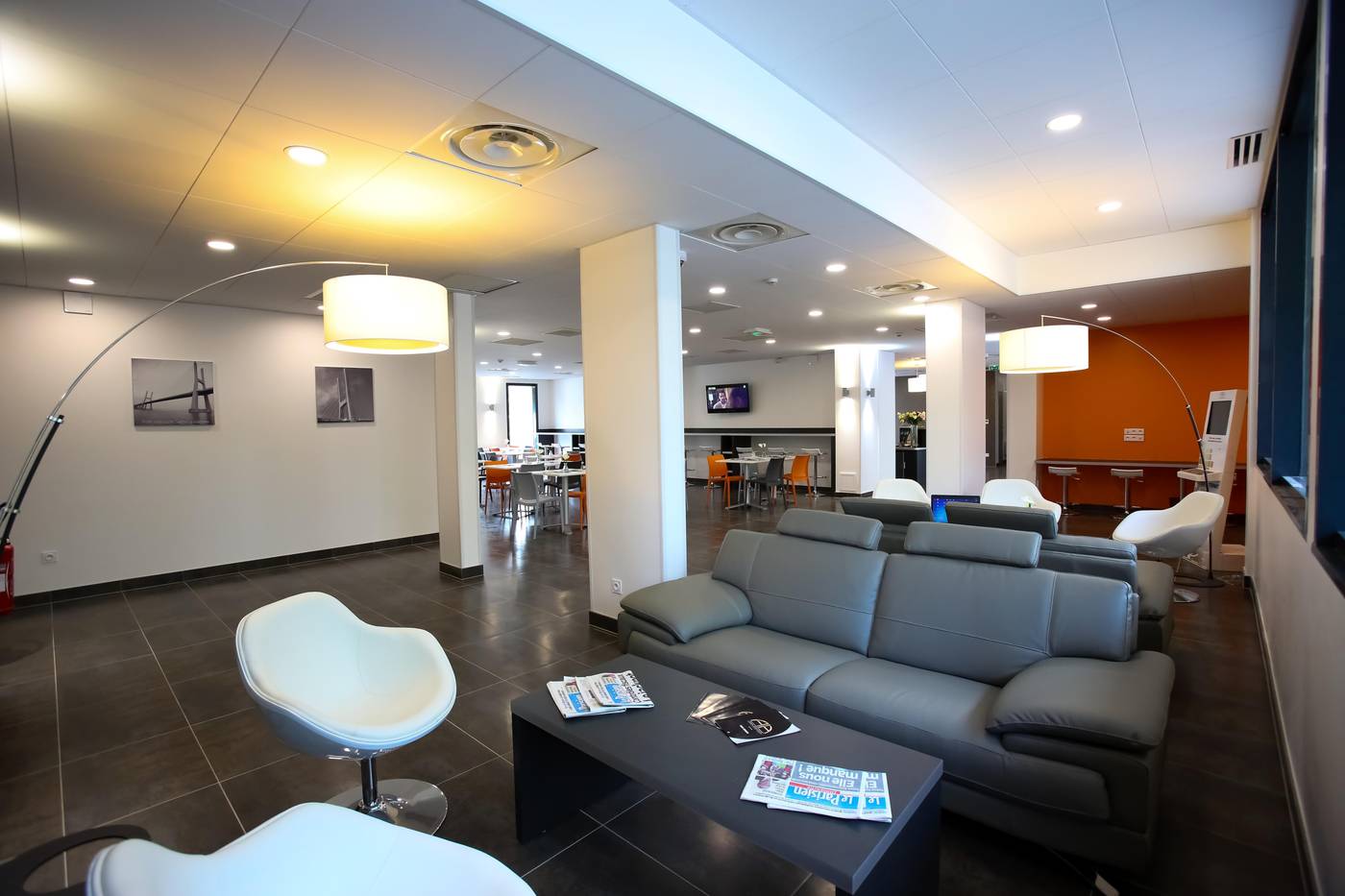 All-Suites-Aeroport-Paris-Orly-Rungis-Lobby-10
