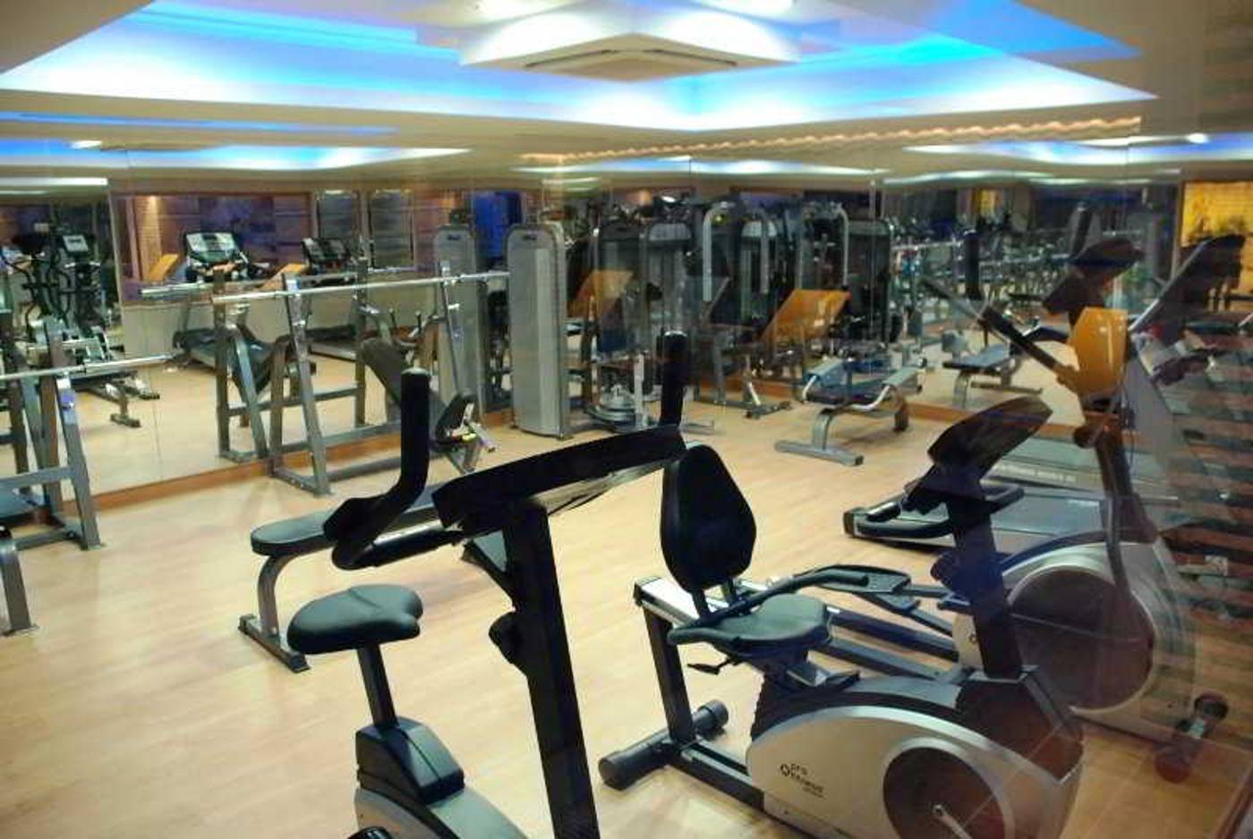 White-Gold-Hotel---Spa-Sports-and-Entertainment-57