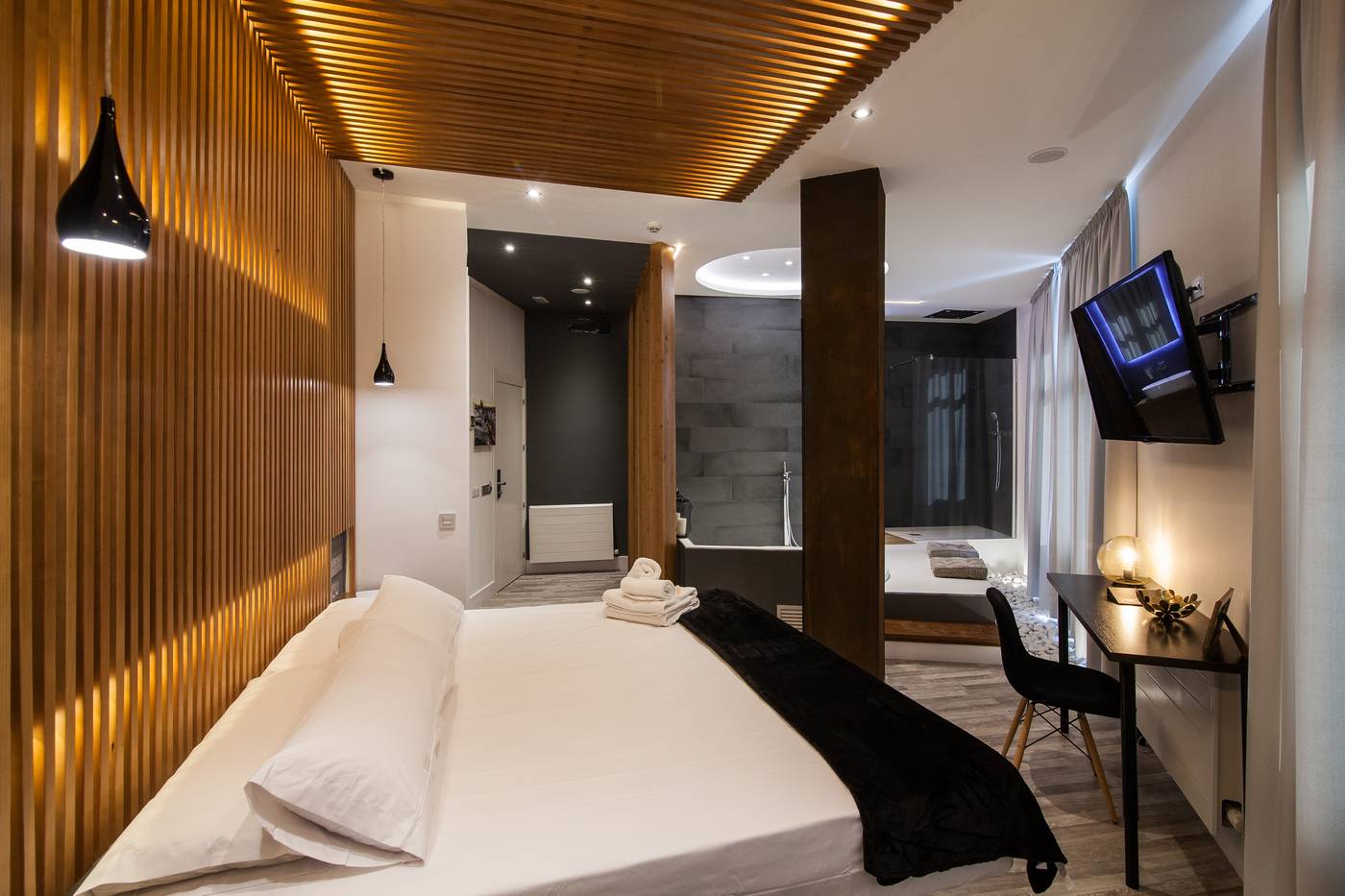 Vitium-Urban-Suites-Room-4