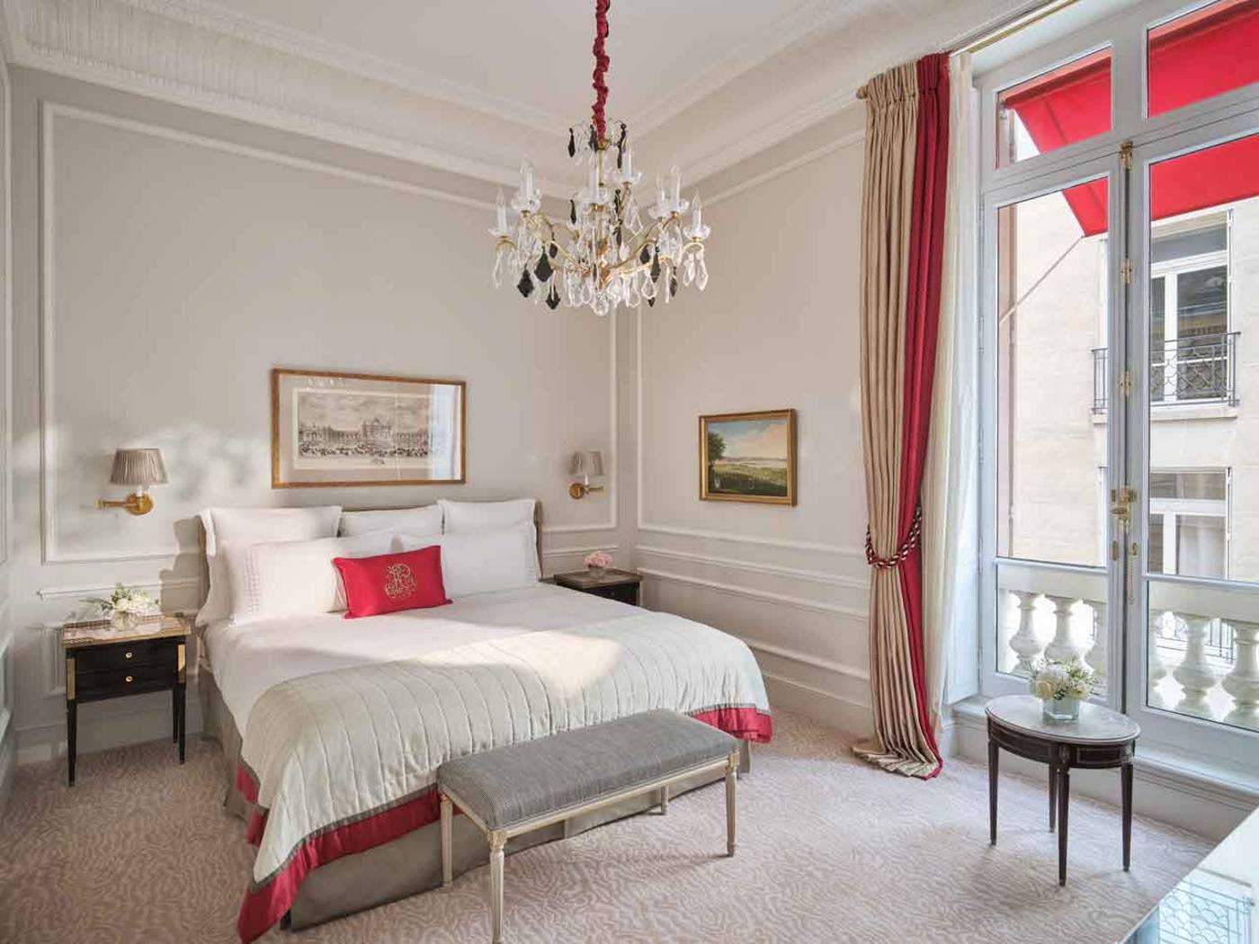 Hotel-Plaza-Athenee-Room-24