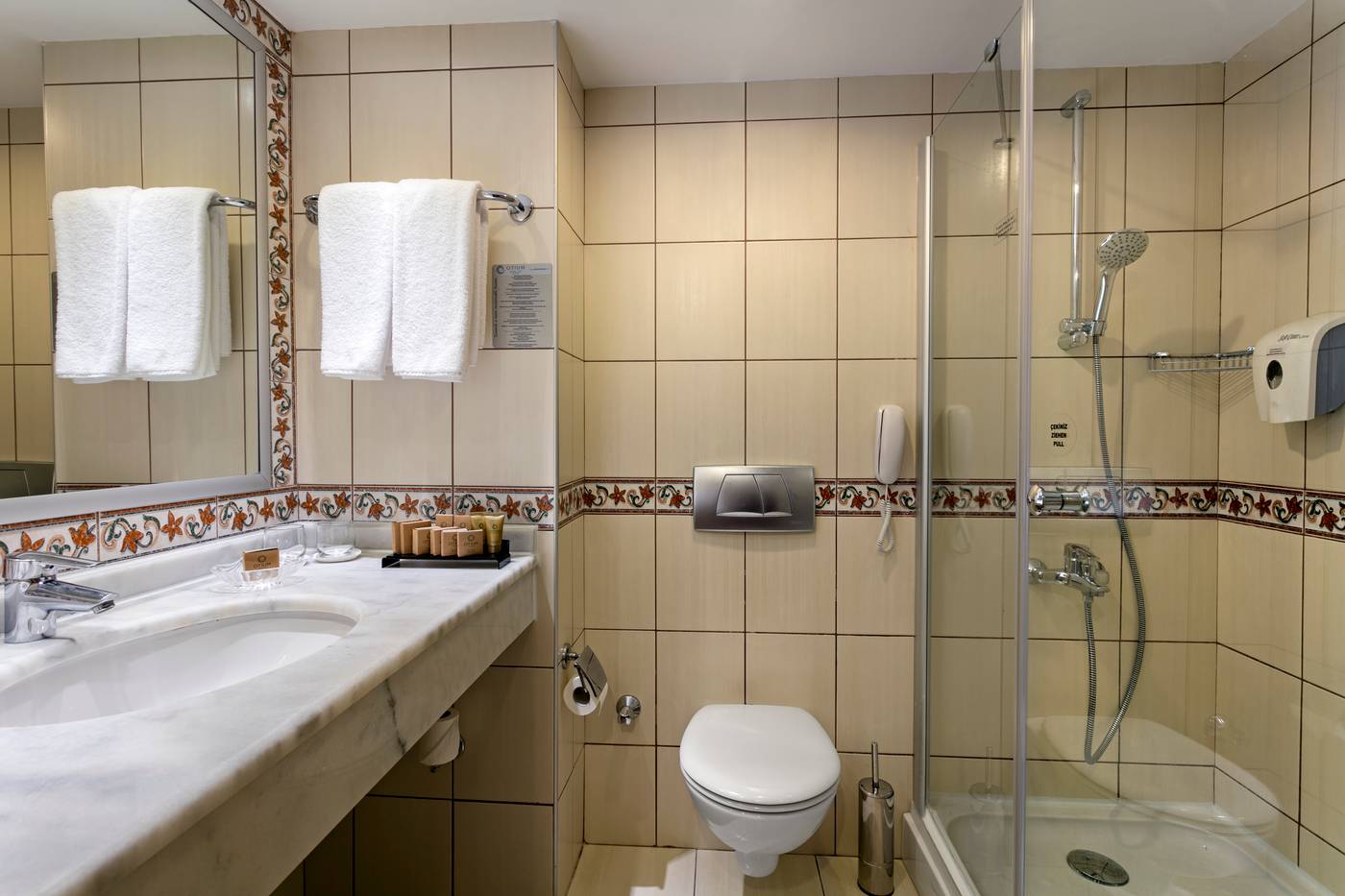 Seven-Seas-Hotel-Life-Room-38