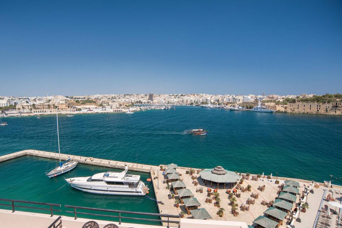 Excelsior-Grand-Hotel-Room-83