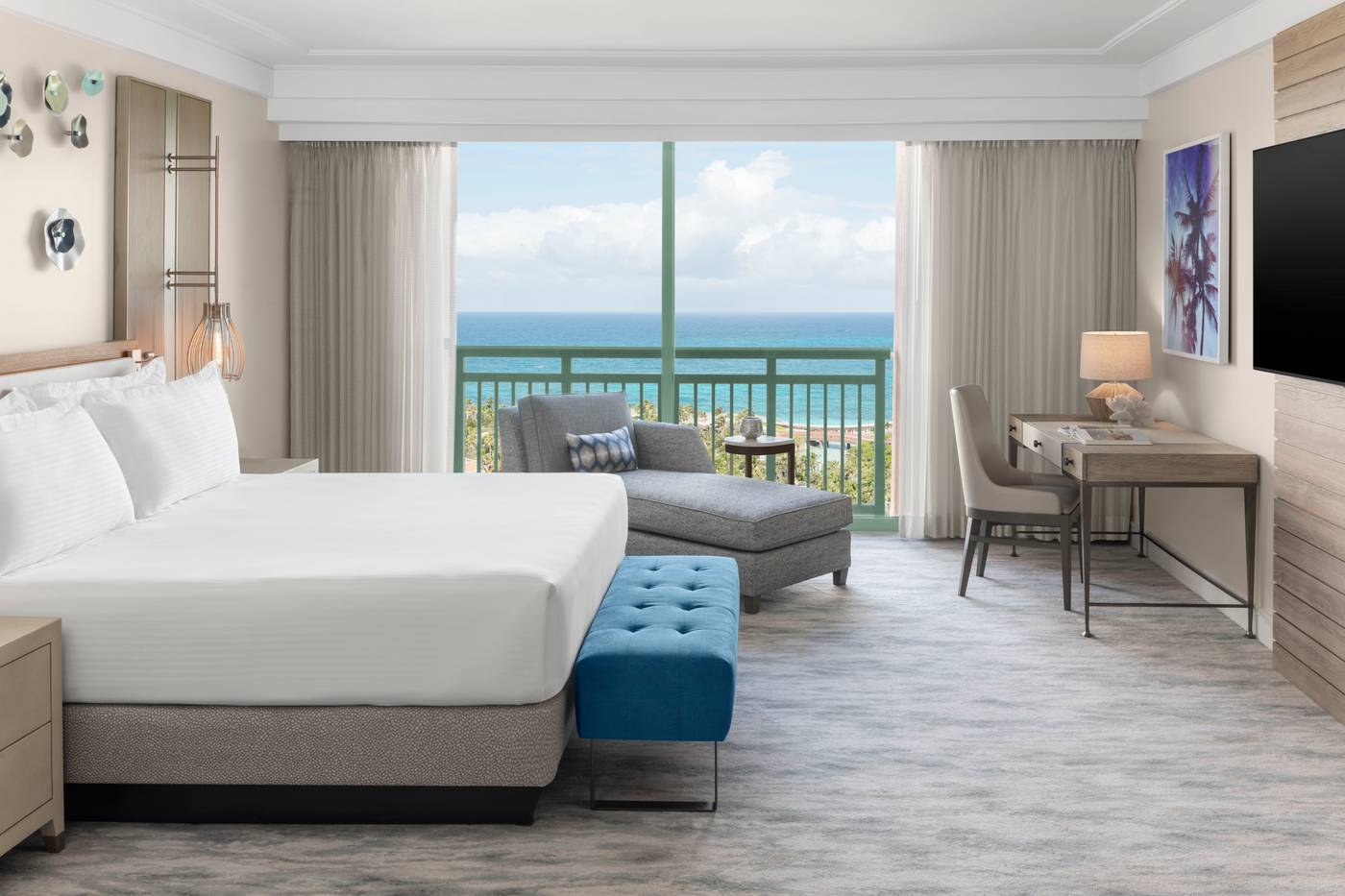 The-Royal-at-Atlantis-Room-23