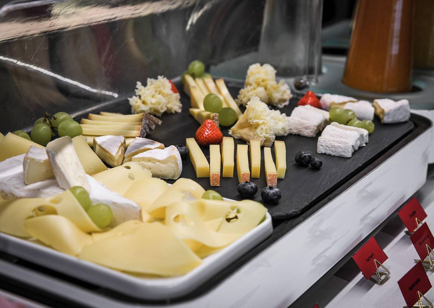 Home-Swiss-Hotel-Restaurant-60