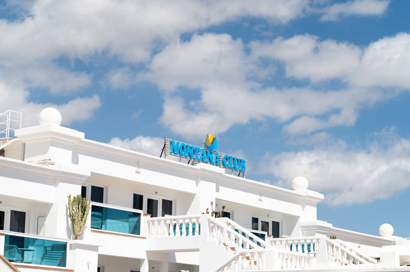 Suite-Hotel-Montana-Club-Pool-18