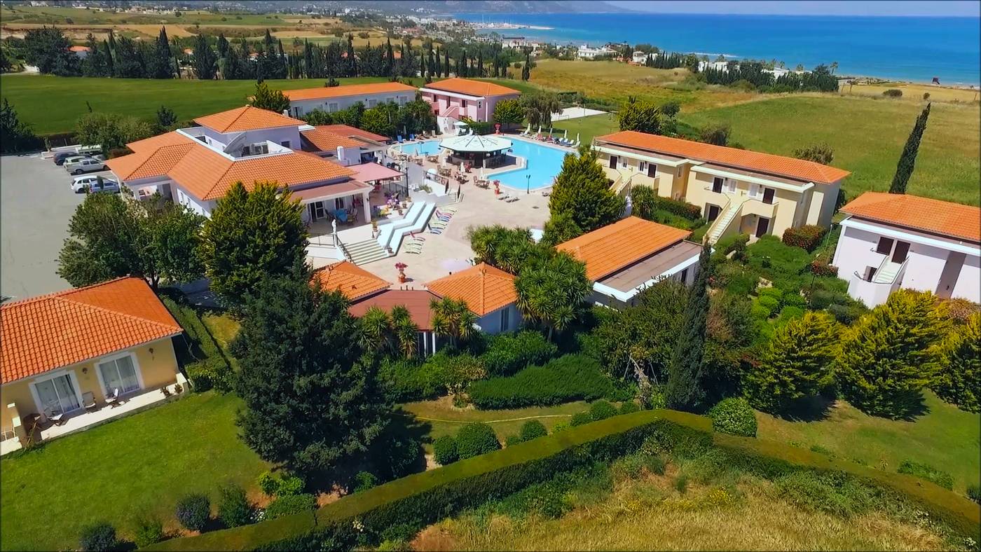 Akamanthea-Holiday-Village-Pool-18