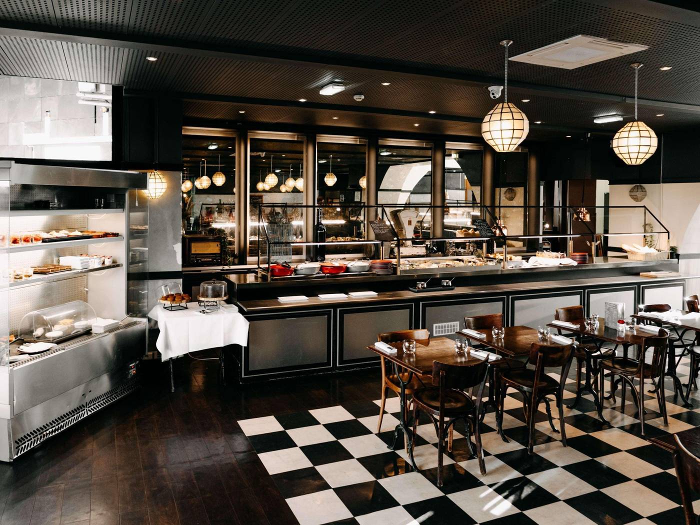 Ibis-Paris-Tour-Eiffel-Restaurant-53