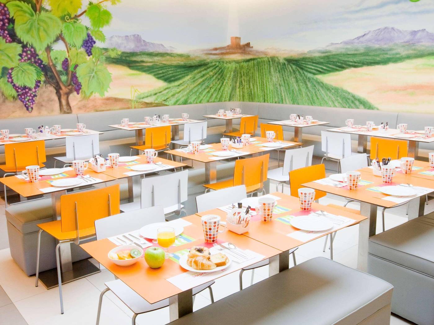 Ibis-Styles-Madrid-Prado-Restaurant-57