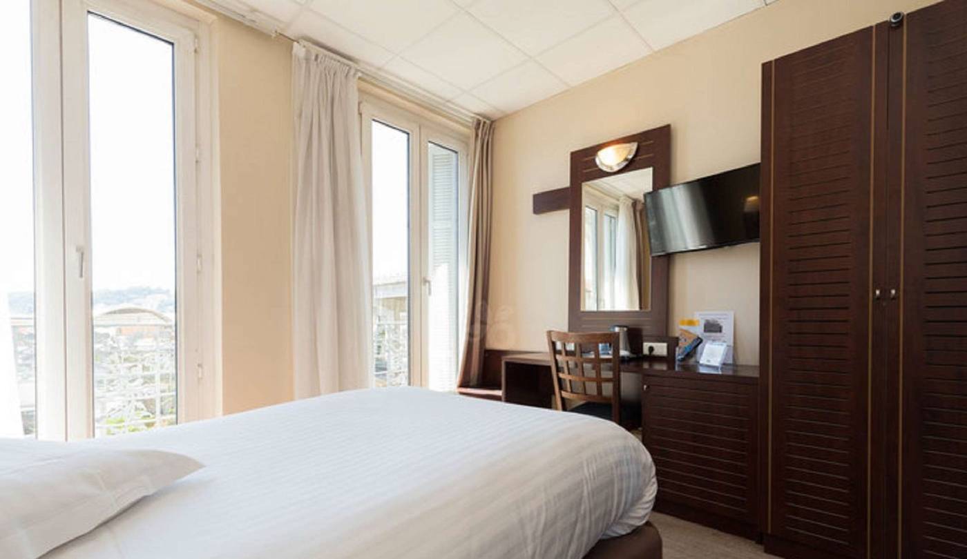Kyriad-Nice-Centre-Gare-Room-14