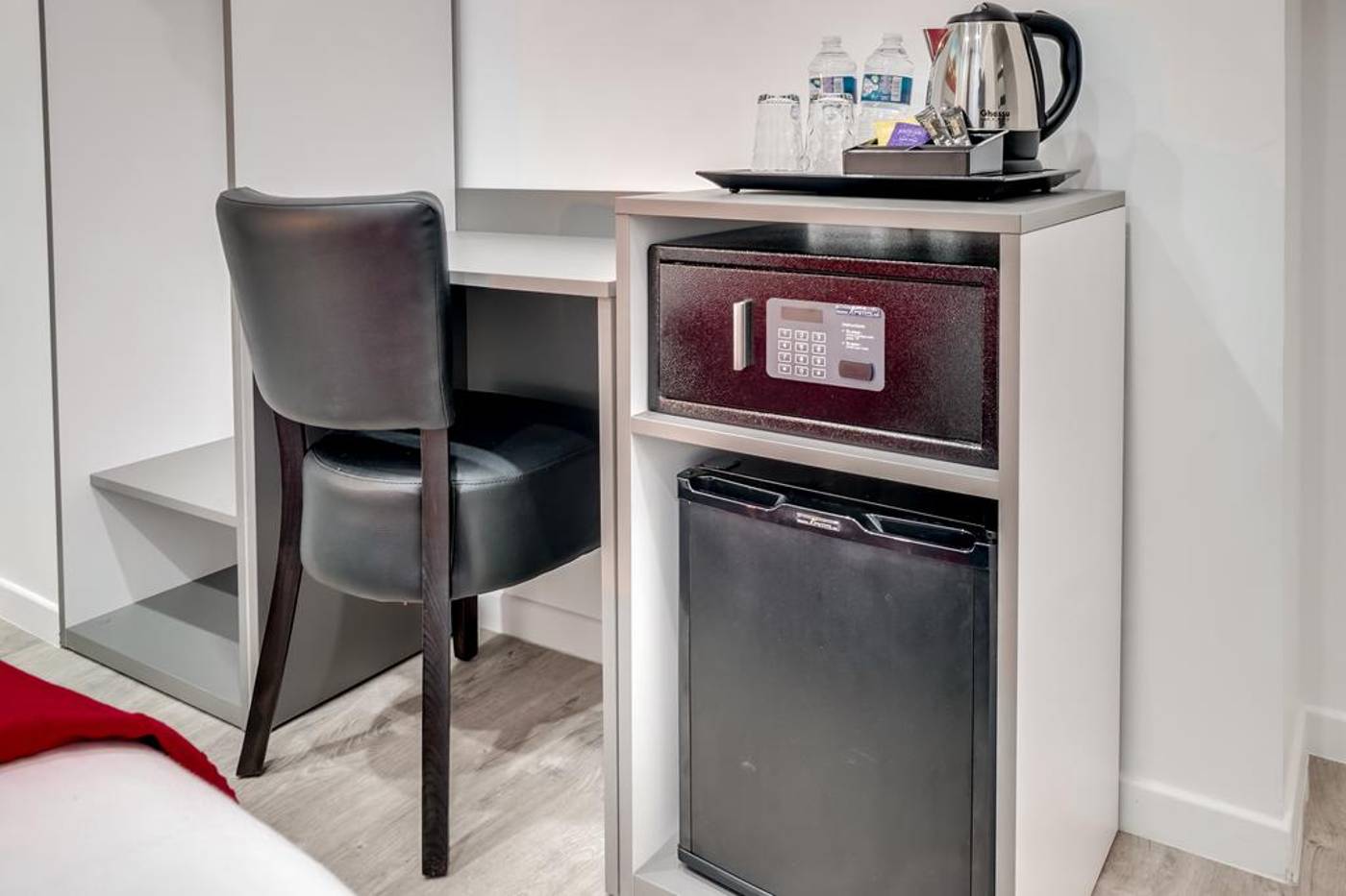 Paris-Hotel-Clichy-Room-7