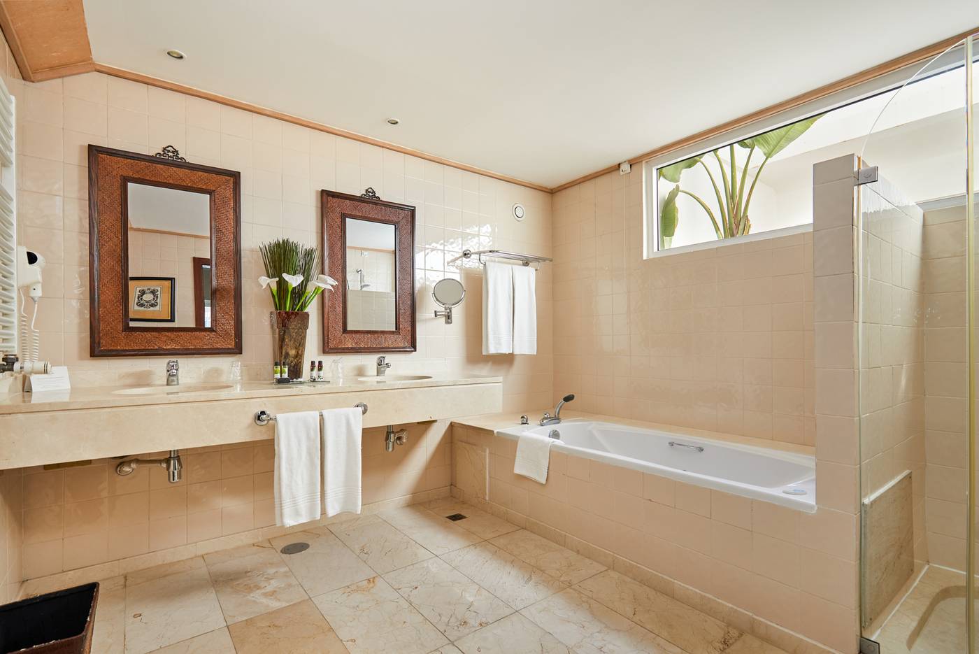 Pateo-dos-Solares-Charm-Hotel-Room-24