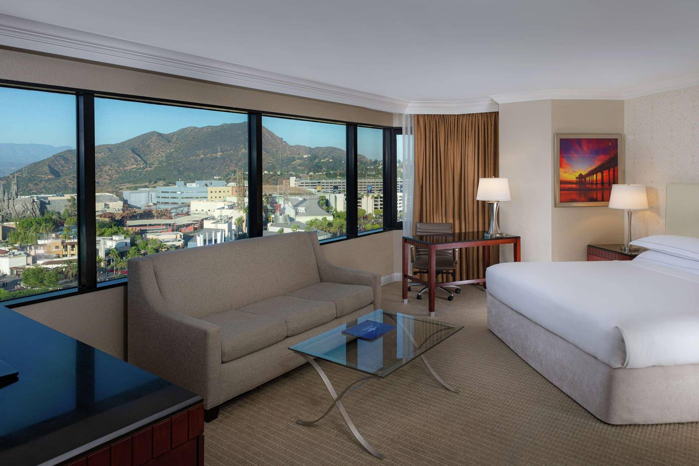 Hilton-Los-Angeles-Universal-City-Room-9
