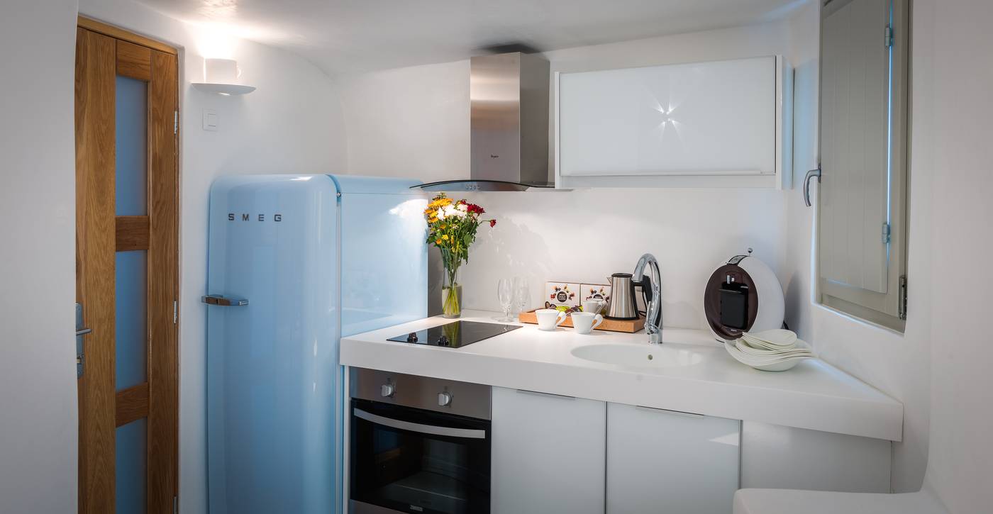 Elite-Luxury-Suites-Room-26