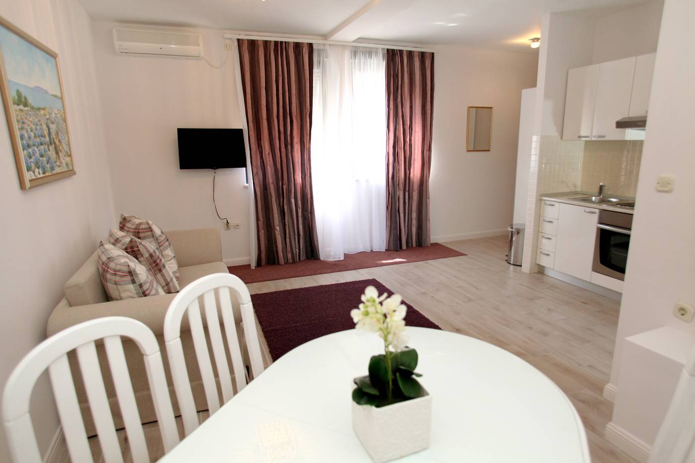 Aparthotel-Bellevue-Lobby-28