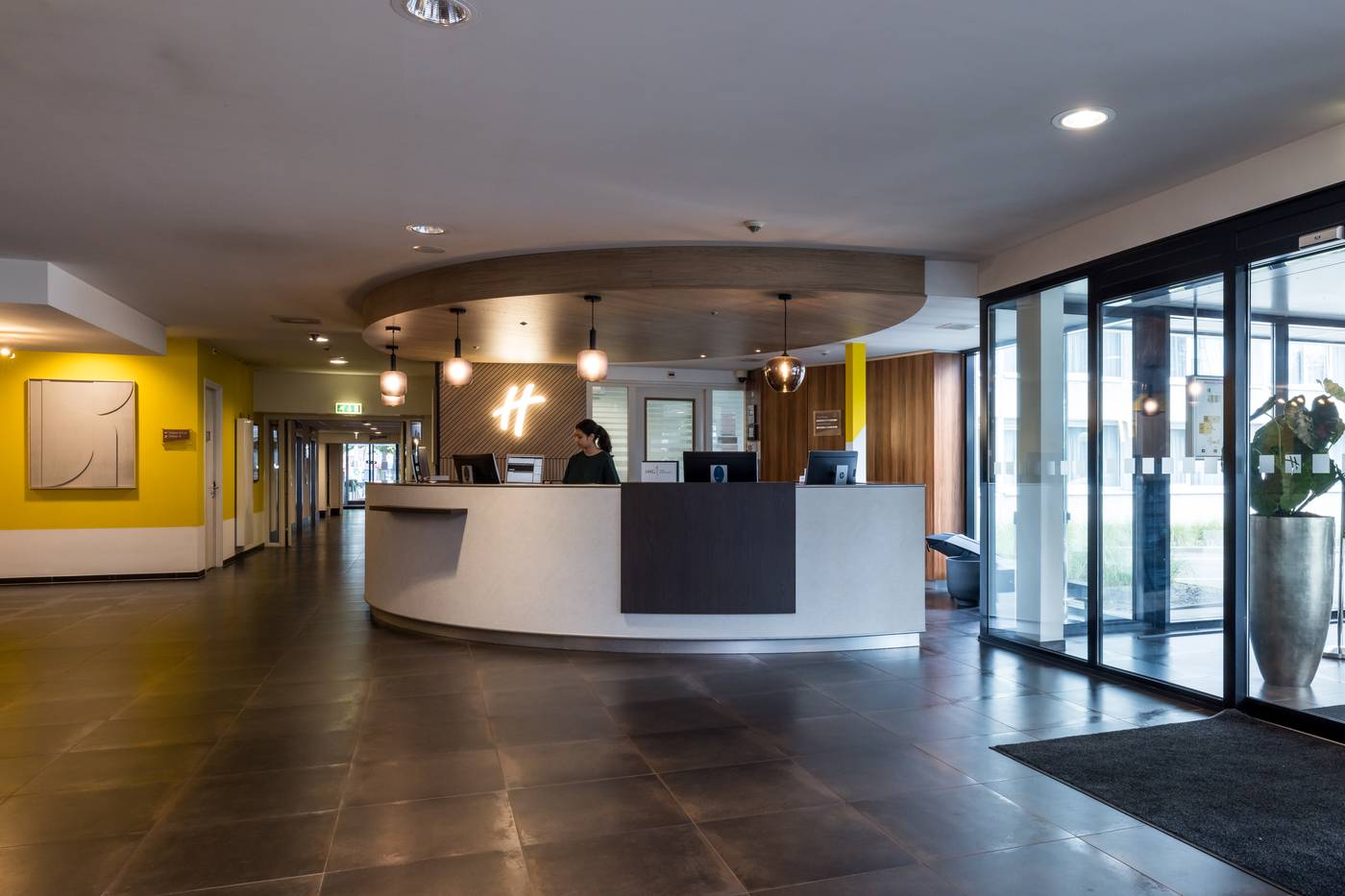 Holiday Inn Eindhoven Centre-Netherlands-EINDHOVEN-Lobby-5