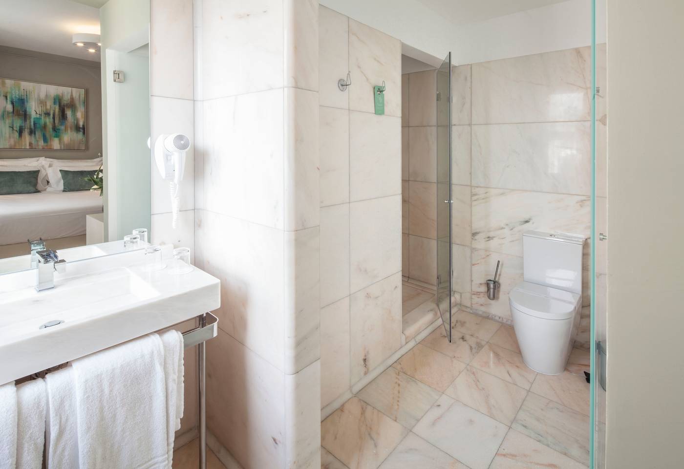 Luzeiros-Suites-Room-14