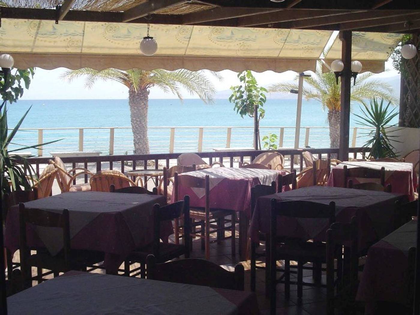 Thisvi-Restaurant-21