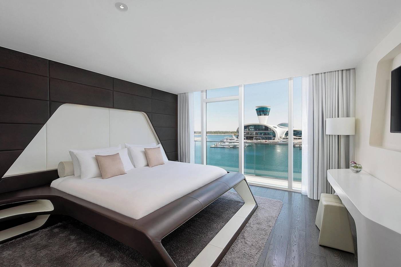 W-Abu-Dhabi---Yas-Island-Room-10