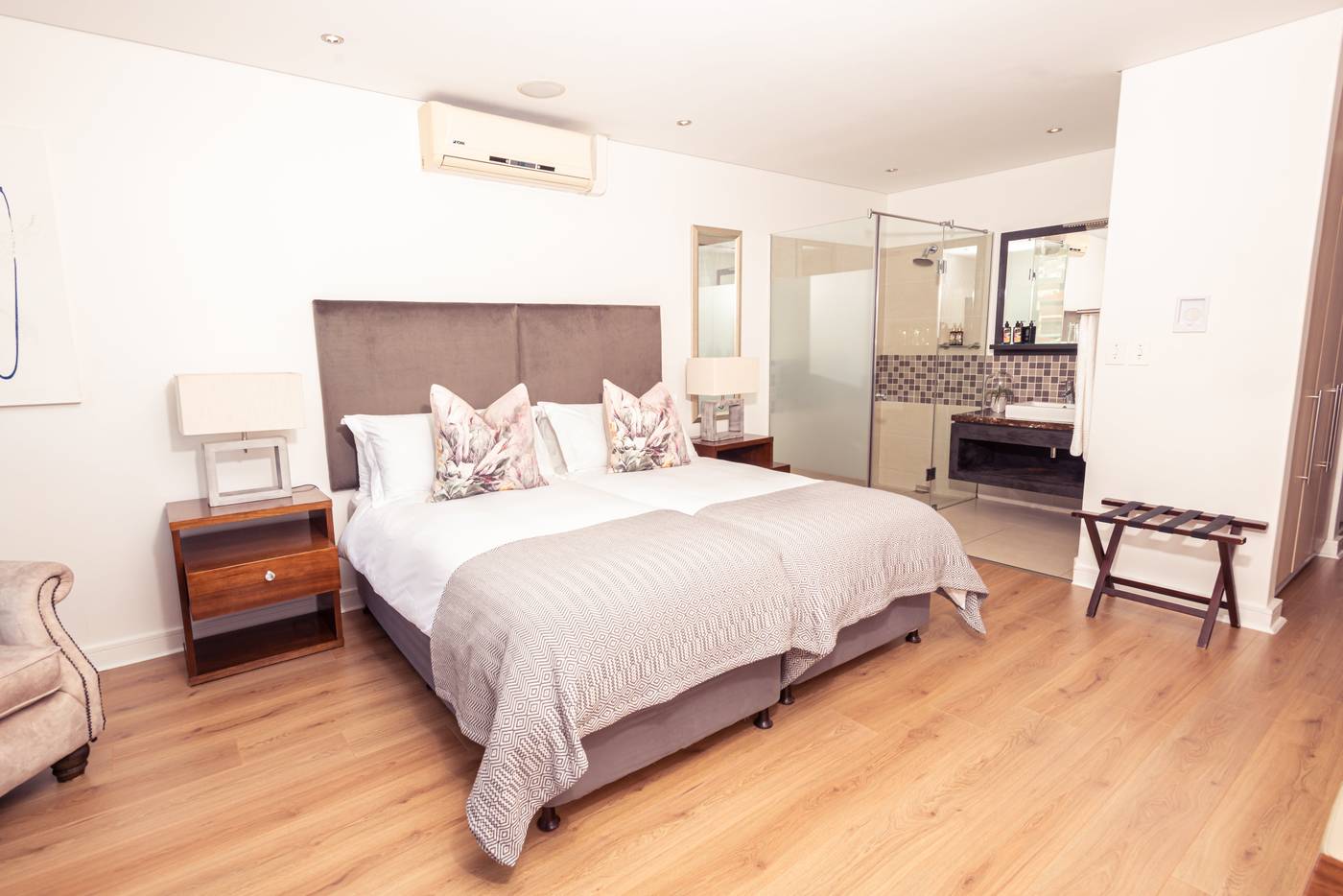 Newkings-Boutique-Hotel-Room-8