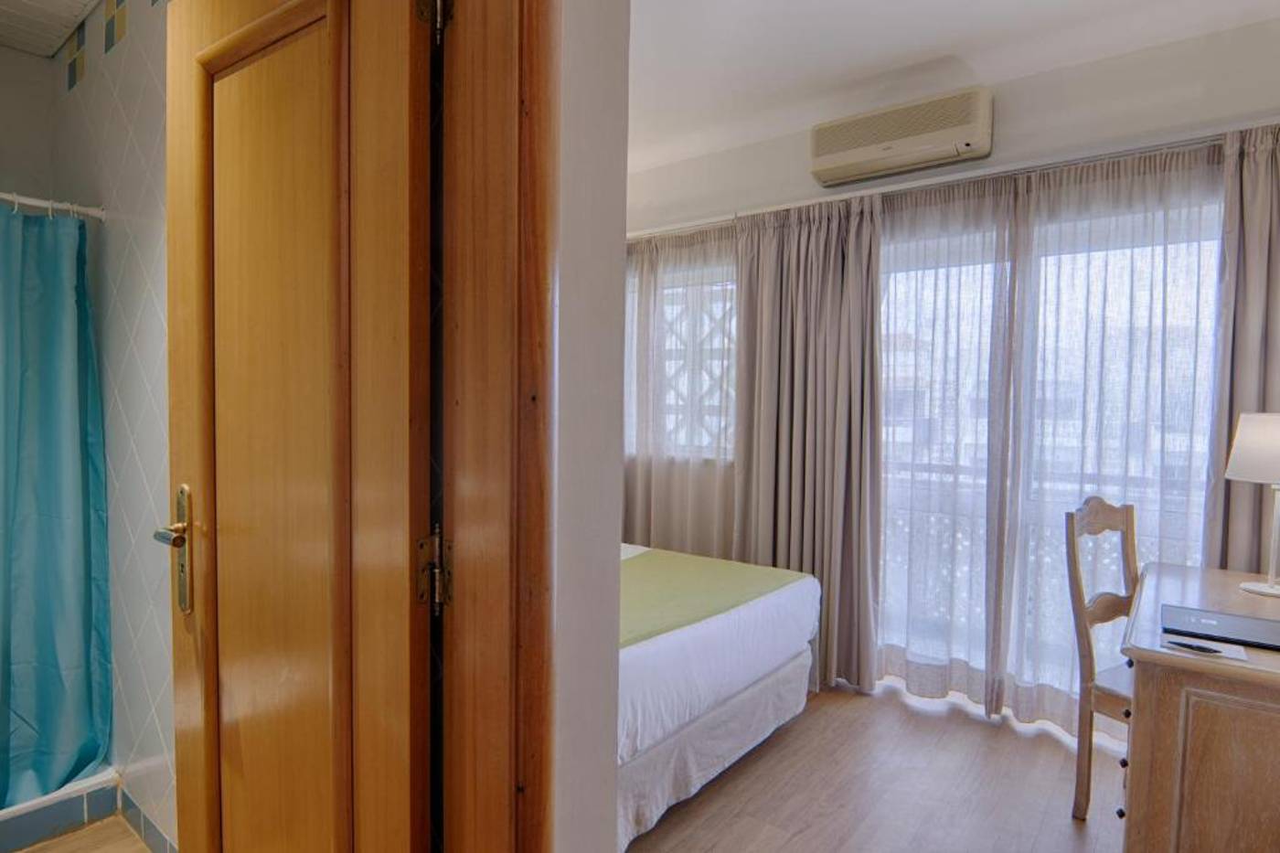 Luna-Miramar-Room-29