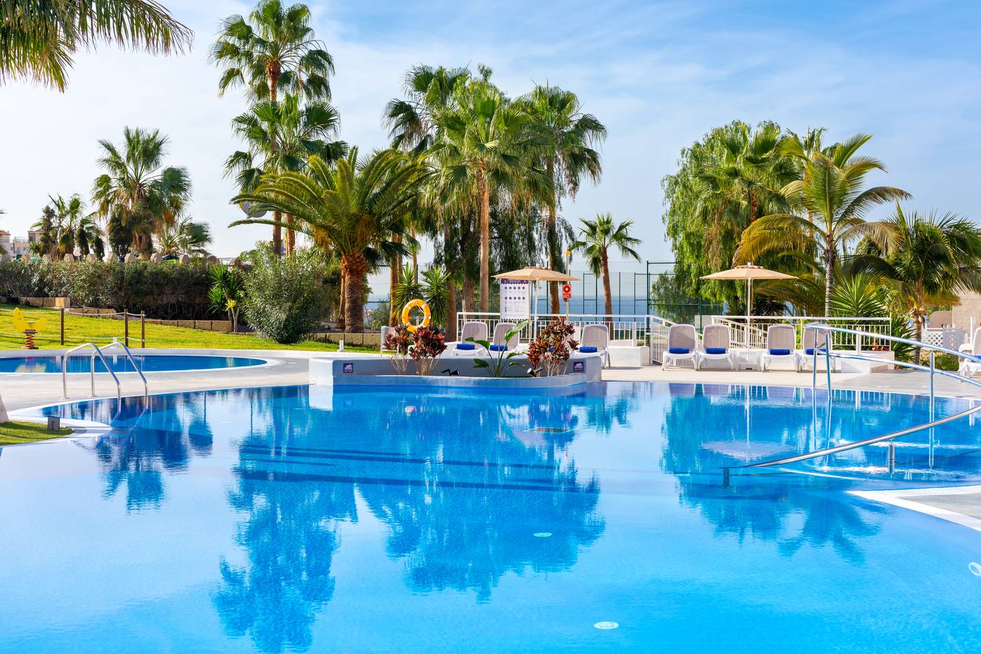 Tropical-Park-Hotel-Pool-3