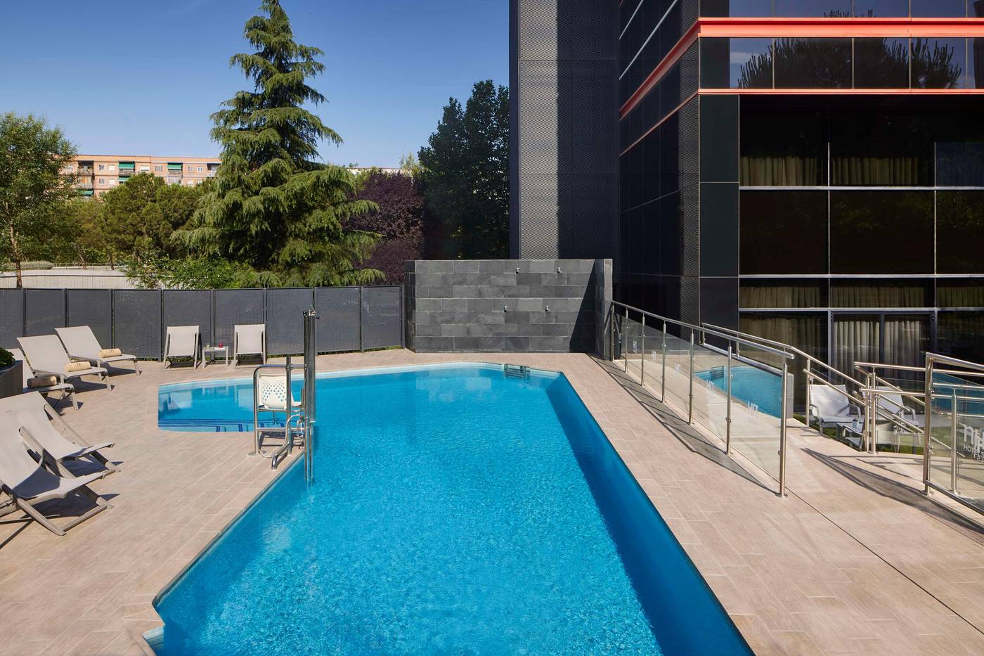 NH-Madrid-Ribera-del-Manzanares-Pool-3