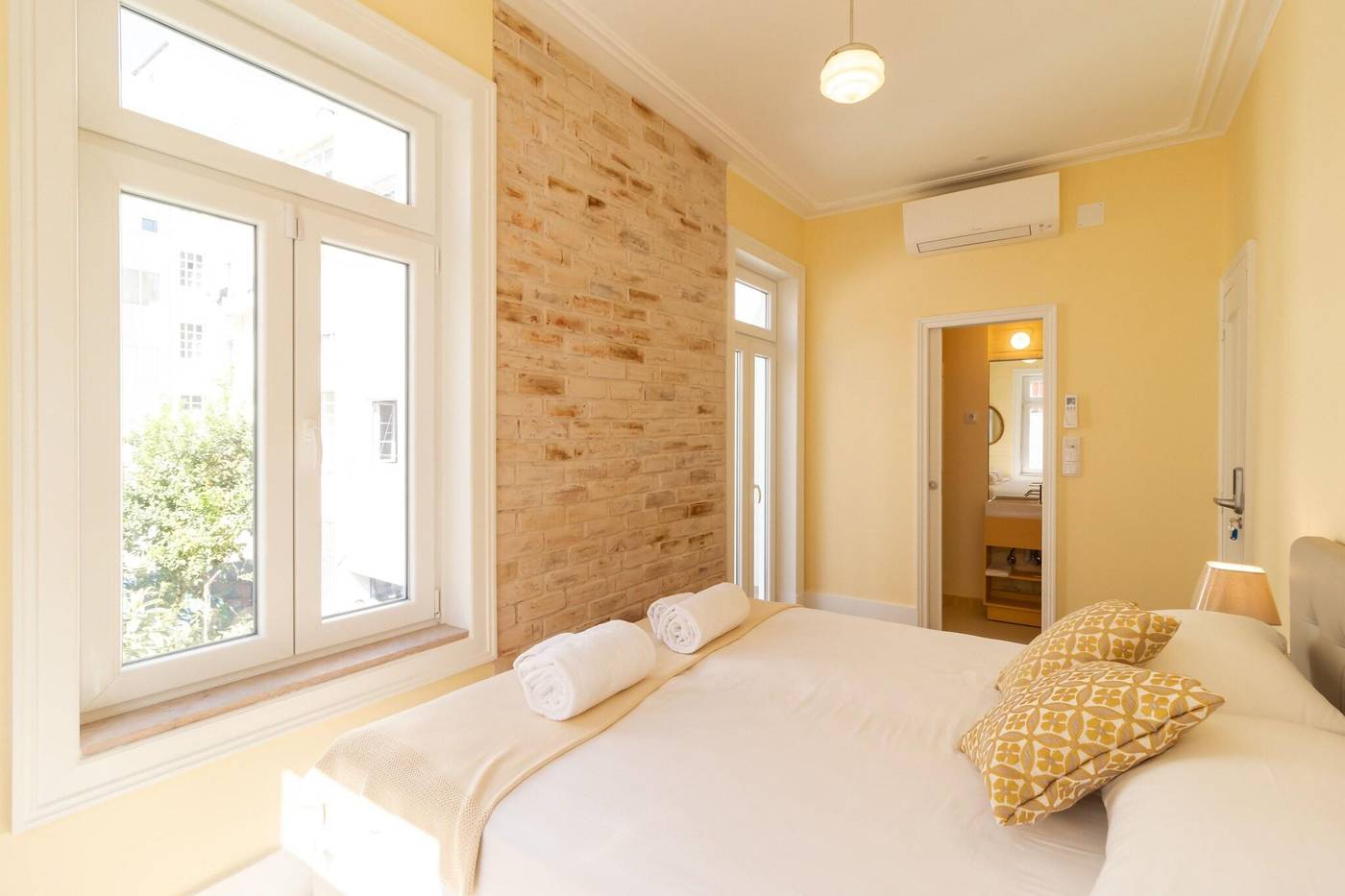 1898-Home---Suites-Room-21