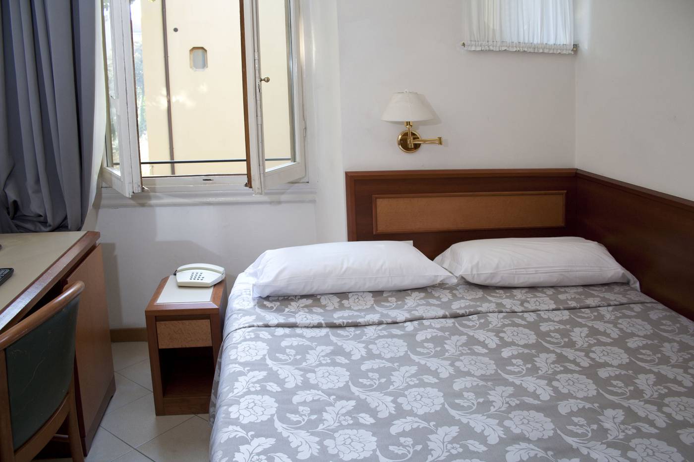 Hotel-Bonifacio-Room-21