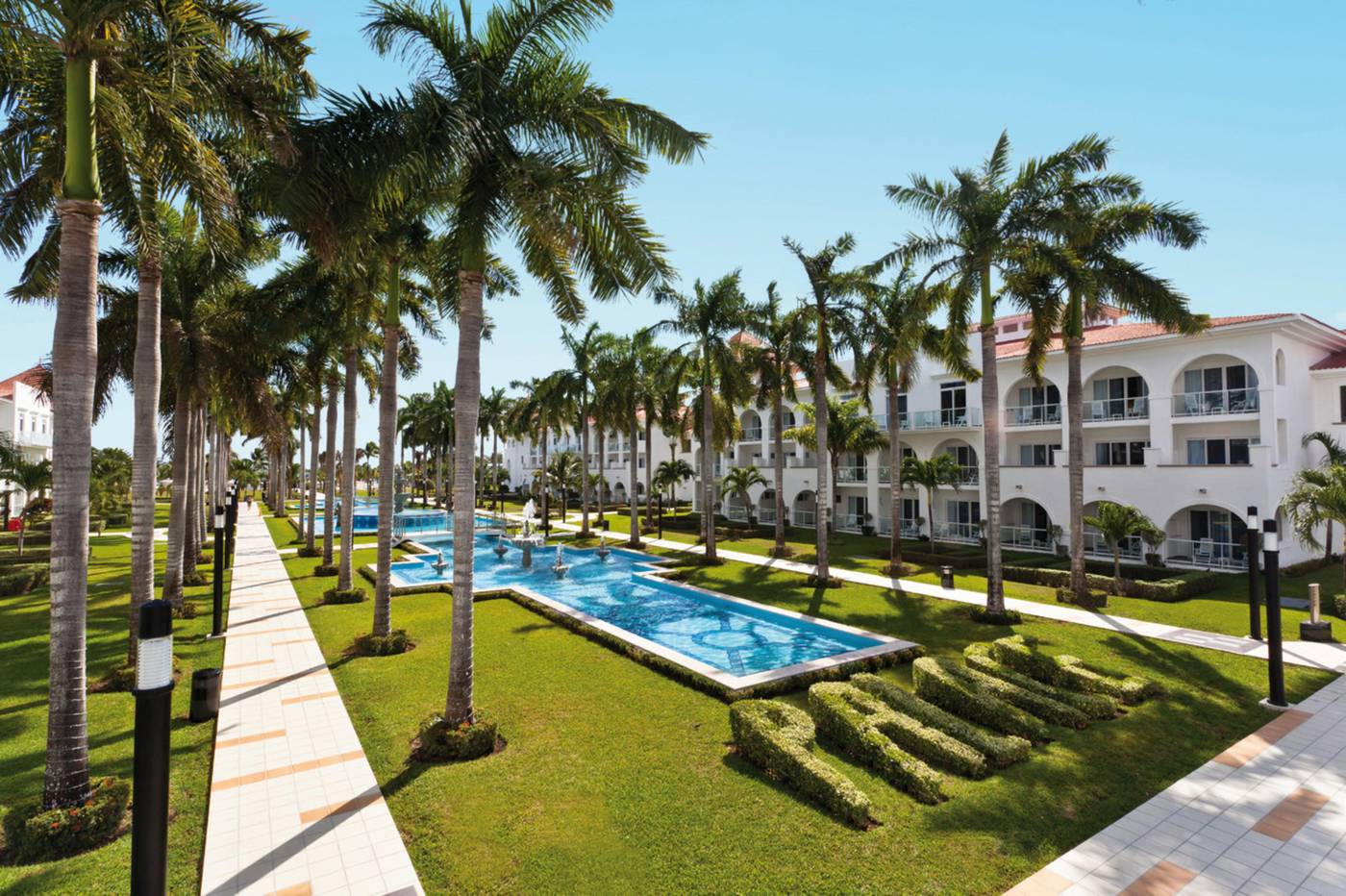 Riu-Palace-Mexico-All-Inclusive-Pool-14