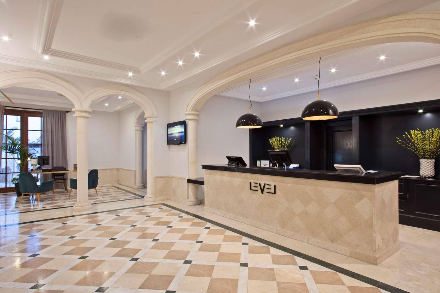 The-Level-At-Melia-Villaitana-Lobby-73