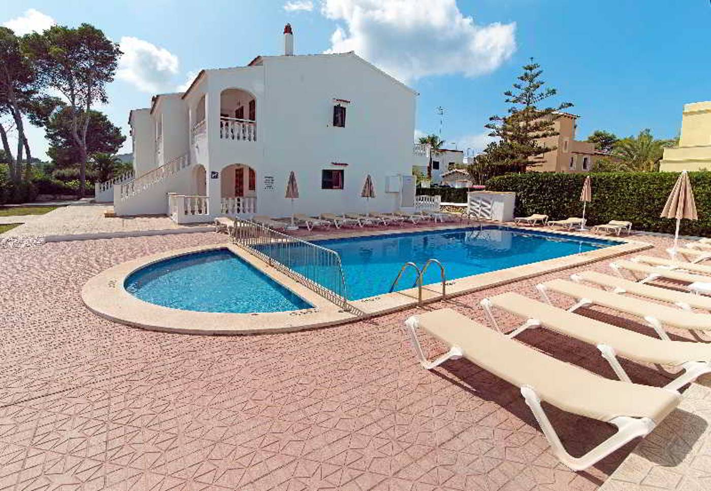 Apartamentos-Mar-Blanca-Pool-7
