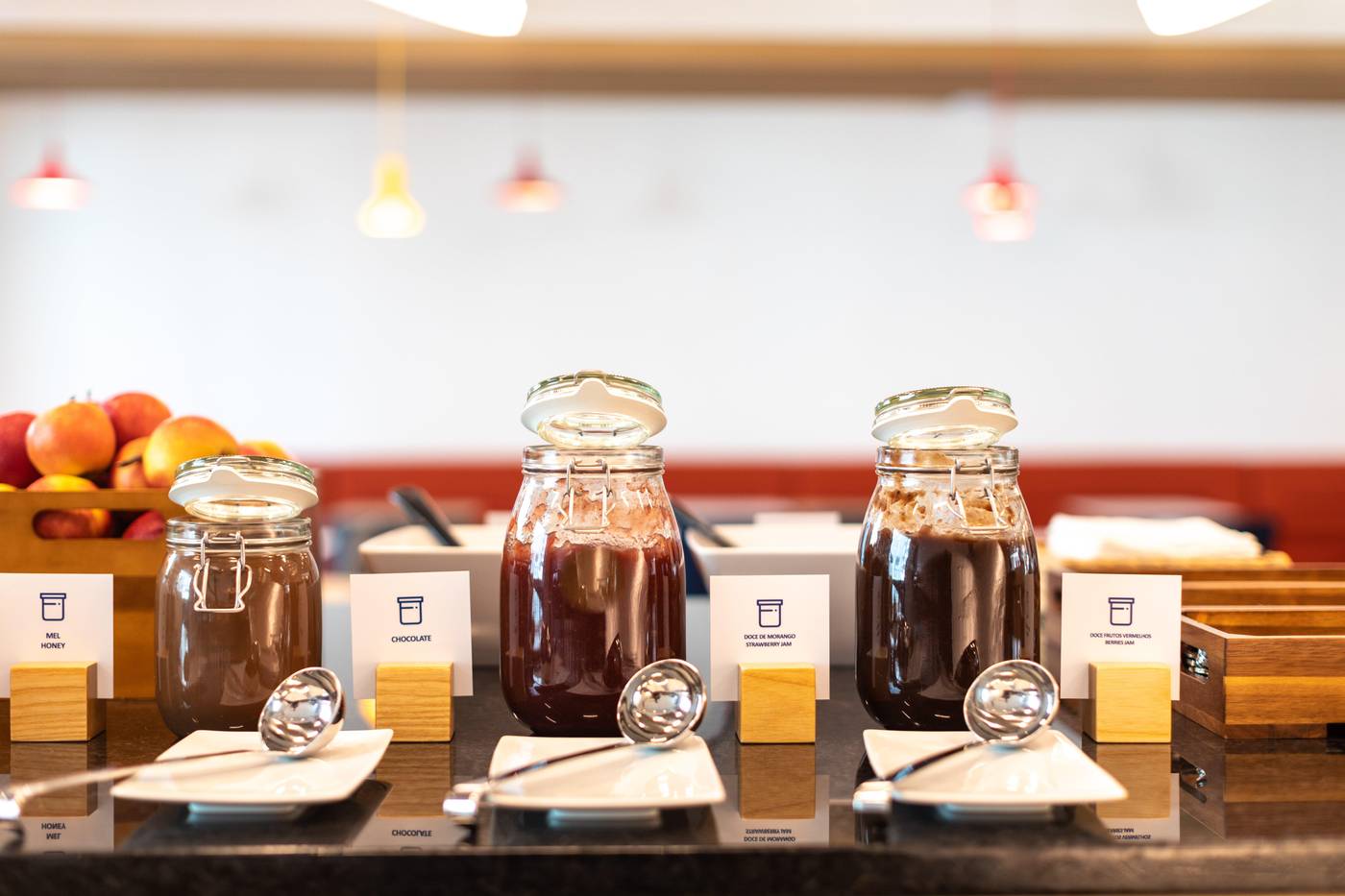 Holiday-Inn-Express-Lisbon---Plaza-Saldanha-Restaurant-38