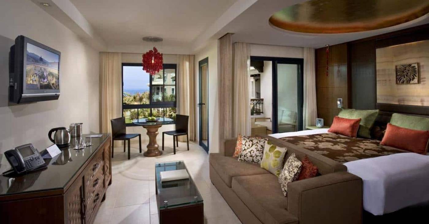 RedLevel-at-Melia-Palacio-de-Isora-Room-35