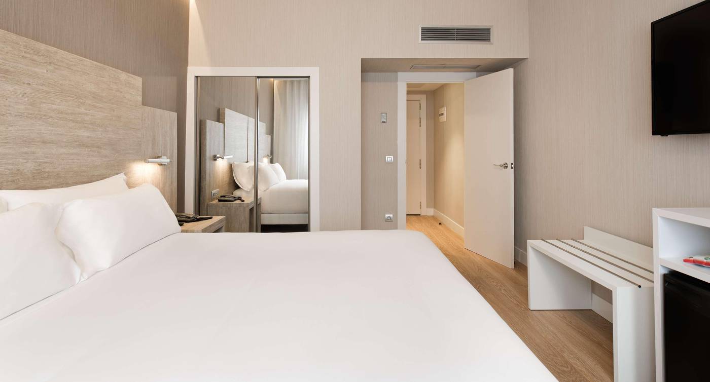 NH-Madrid-Chamberi-Room-14