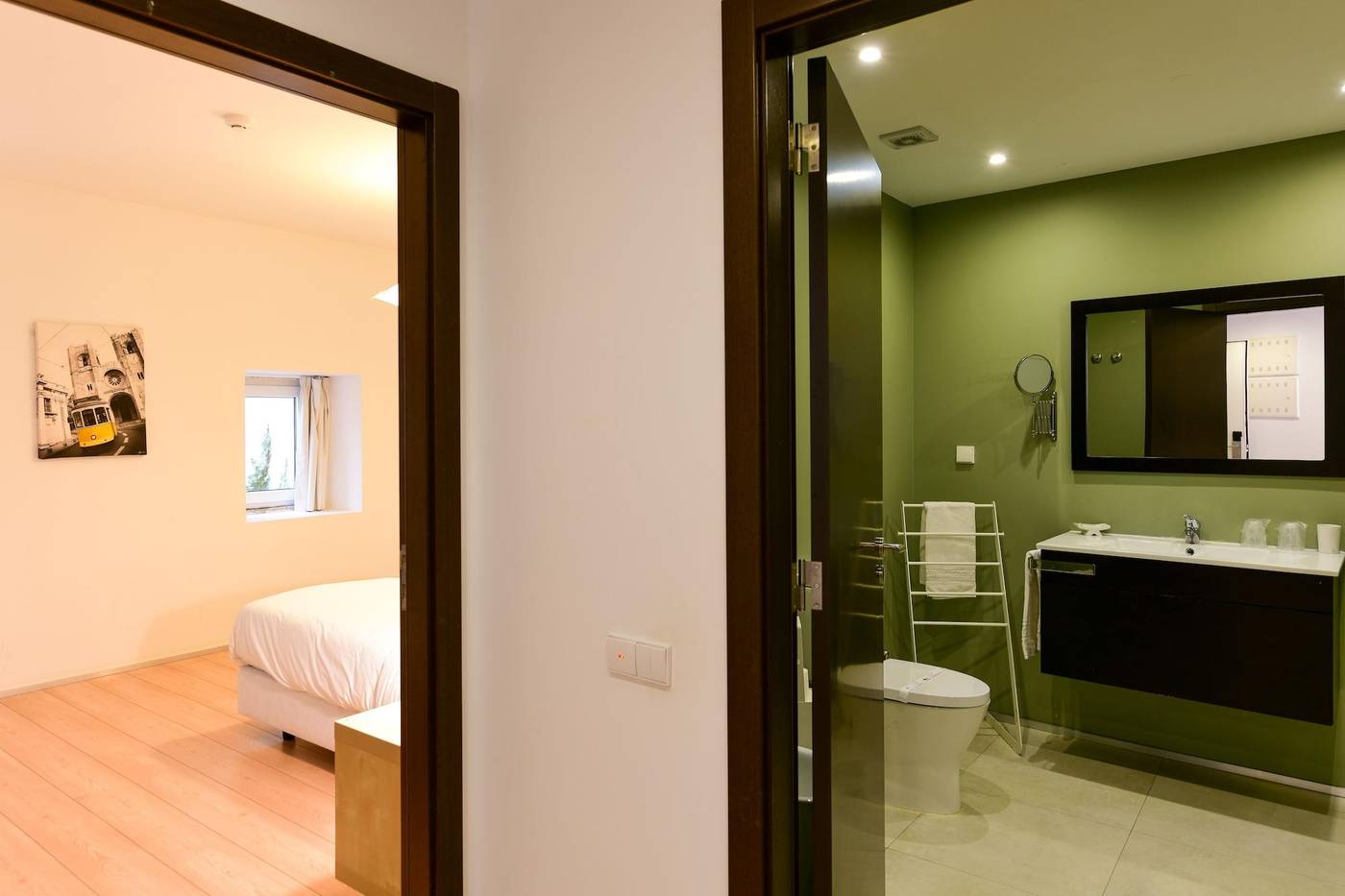 Alfama---Lisbon-Lounge-Suites-Room-63