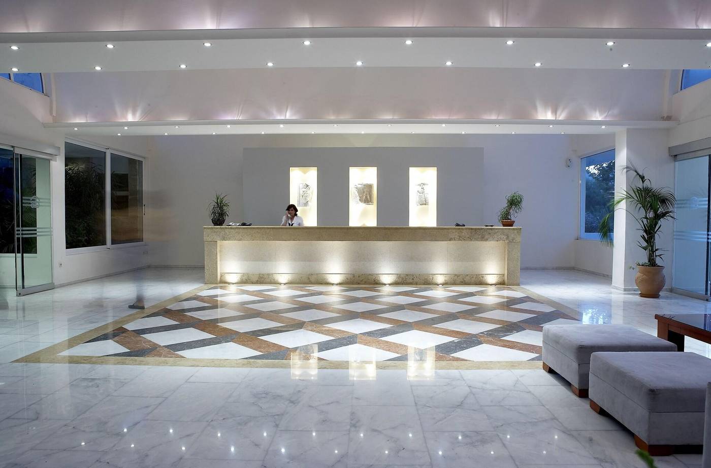 Avra-Beach-Resort-Hotel---Bungalows-Lobby-34